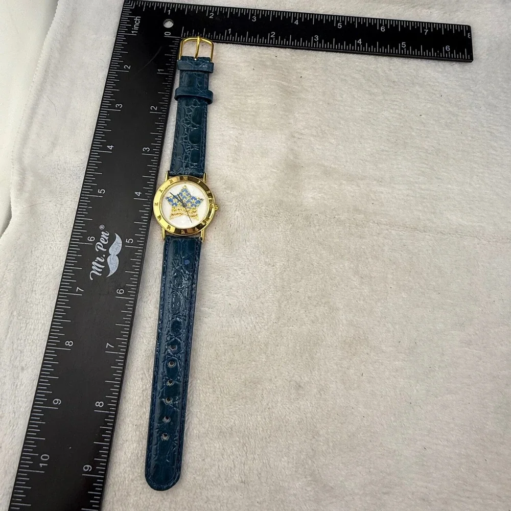 Vintage American Flag Watch Gold Tone Blue Leather Star  NEEDS BATTERY 8.75in